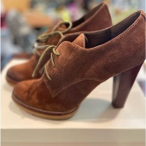 BCBG Generation high heeled oxfords